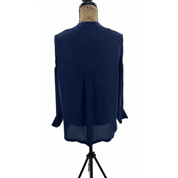 Vince Top Womens XS Blue Low V-Neck Long Sleeve Lightweight Flowy Blouse - Picture 2 of 6